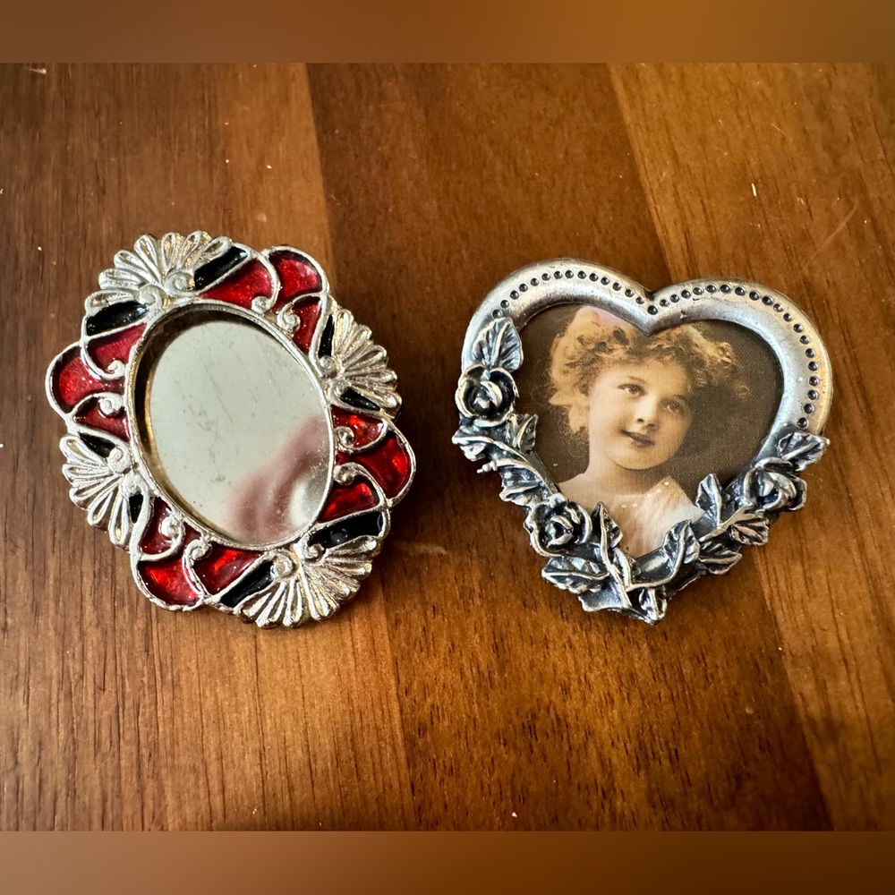 Vintage Picture Frame Brooches - Picture 5 of 5